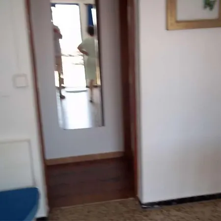 Sleeps 4 Wifi Апартаменты Ла-Коста