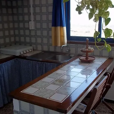 Апартаменты Sleeps 4 Wifi Ла-Коста