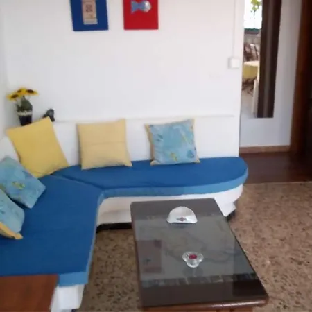 Апартаменты Sleeps 4 Wifi Ла-Коста