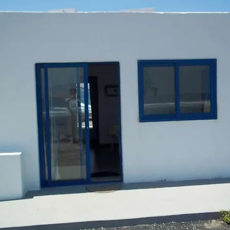 Апартаменты Sleeps 4 Wifi Ла-Коста